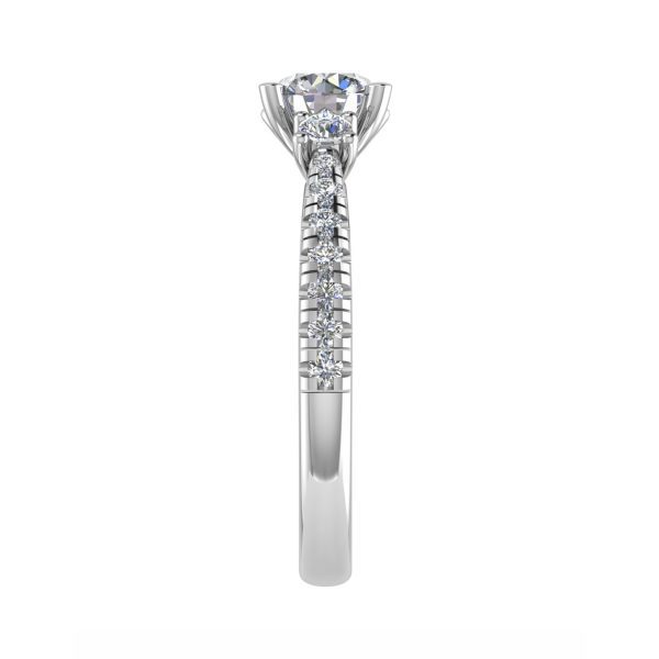 Maeve Natural Round Diamond Vintage Ring